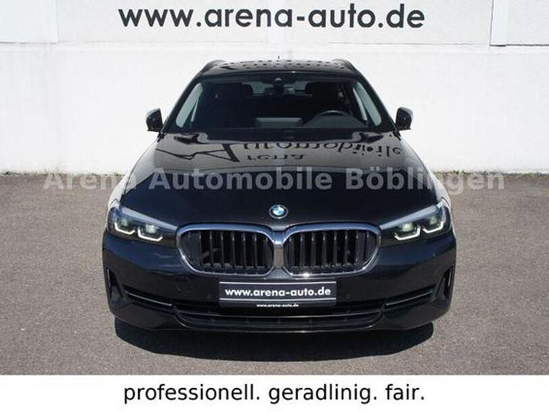 Gebraucht BMW 520 Performance 190 PS (139 kW) 2022 Saphirschwarz Kombi