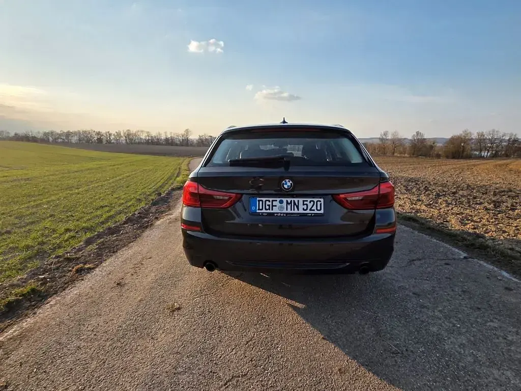 Gebraucht BMW 520 Performance 190 PS (139 kW) 2019 Schwarz Kombi