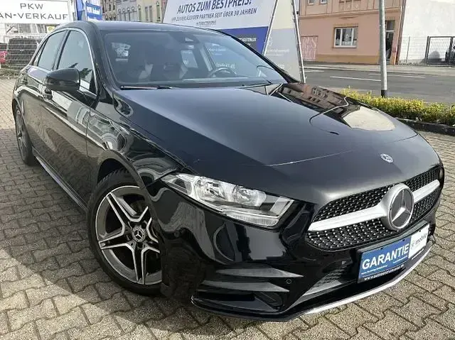 Gebraucht Mercedes A200 AMG line 163 PS (119 kW) 2018 Schwarz Limousine