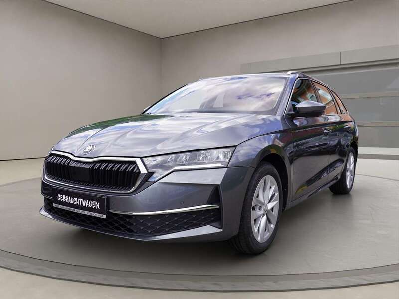 Graphite grey Gebraucht 2024 Skoda Octavia Selection Kombi | 34.850 € (Fairer Preis) - Bild 1/4