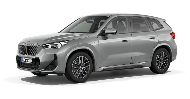 Silber Gebraucht 2024 BMW iX1 Luxury Line SUV | 48.340 € (Teuer) - Bild 1/4