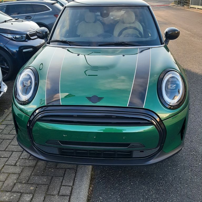 Grün Gebraucht 2023 Mini Cooper Classic Kleinwagen | 24.950 € (Fairer Preis) - Bild 1/4