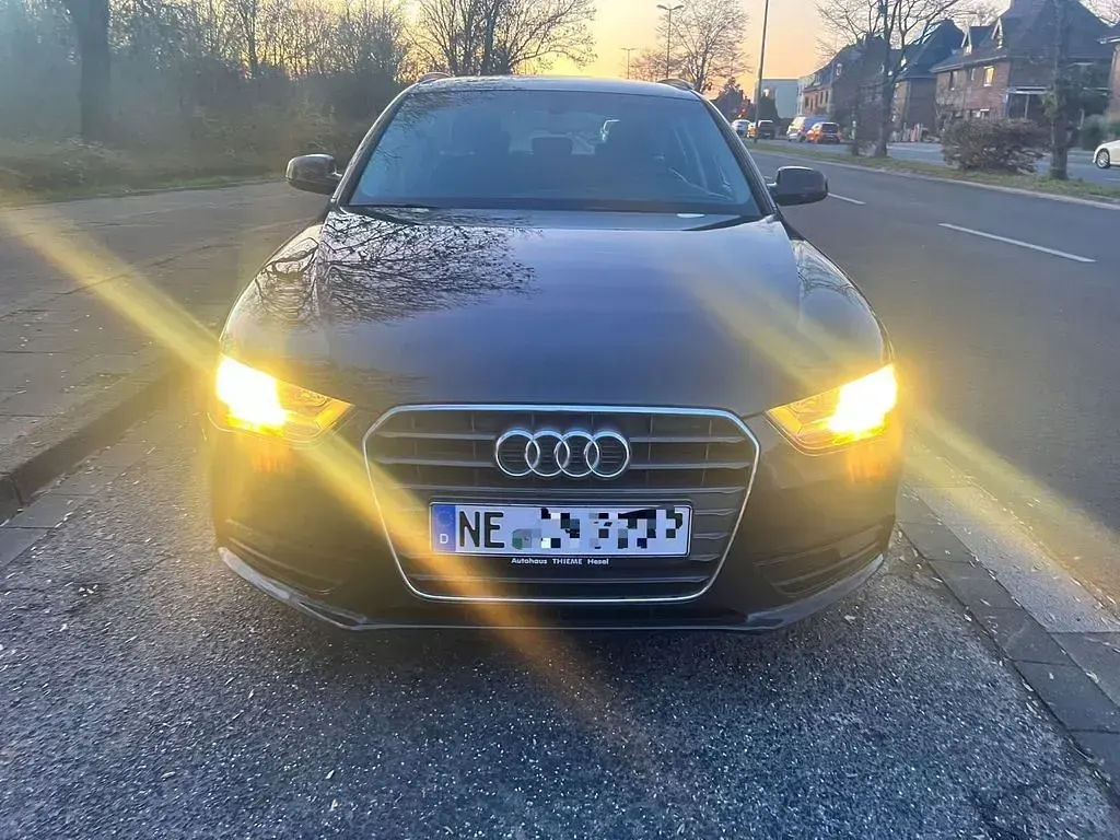 Gebraucht Audi A4 Ambition 177 PS (130 kW) 2014 Blau Kombi