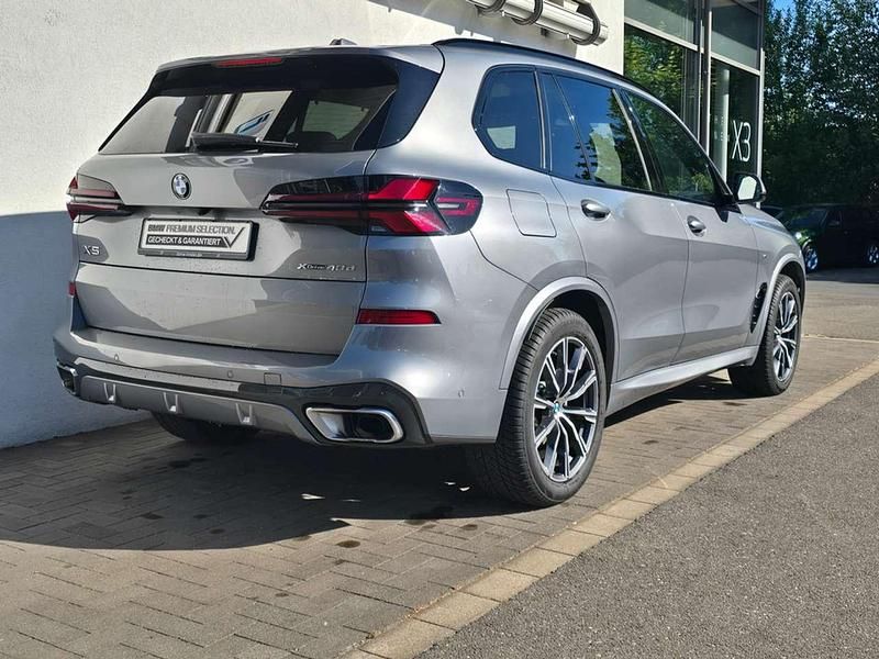 Gebraucht BMW X5 M Sport 352 PS (258 kW) 2024 Skyscraper grau metallic SUV