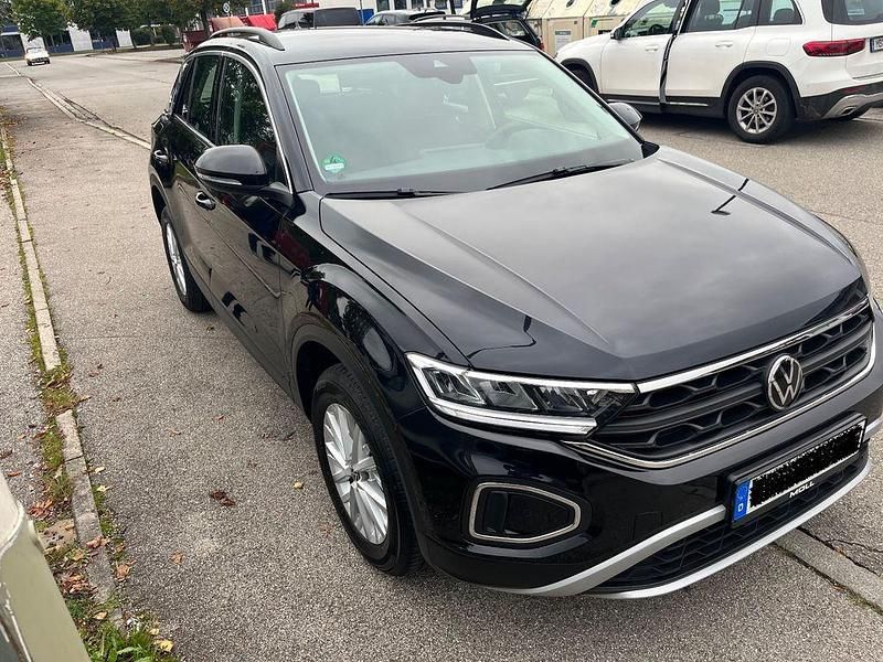Schwarz Gebraucht 2022 VW T-Roc Life SUV | 16.950 € (Guter Preis) - Bild 1/4