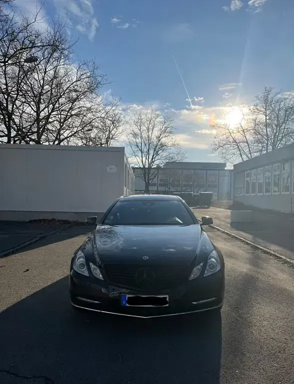 Gebraucht Mercedes E250 204 PS (150 kW) 2011 Schwarz Coupé