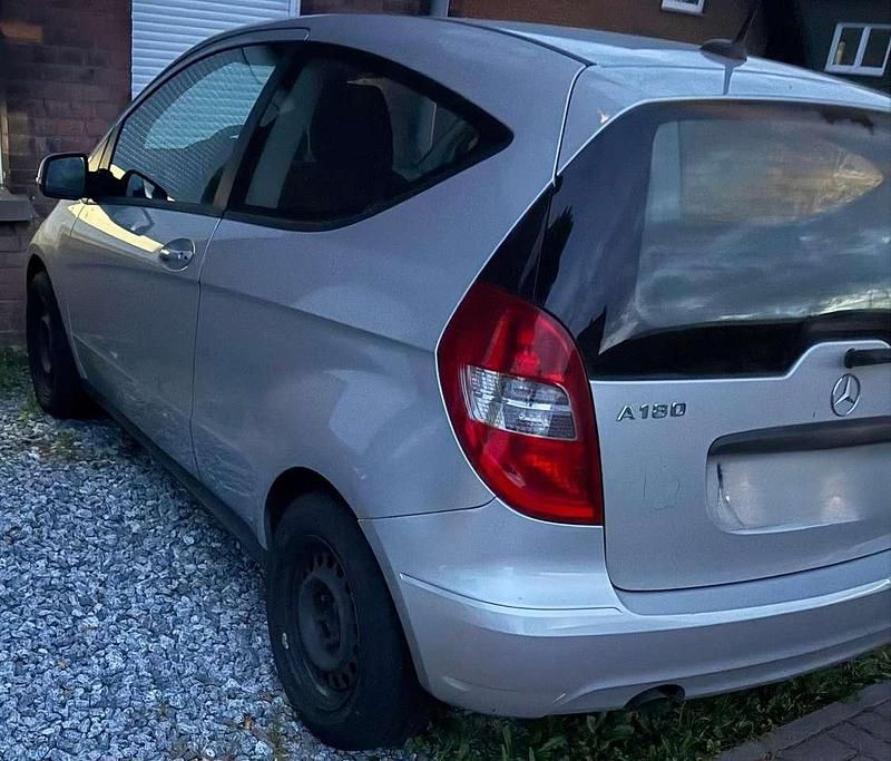 Gebraucht Mercedes 180 109 PS (80 kW) 2008 Limousine