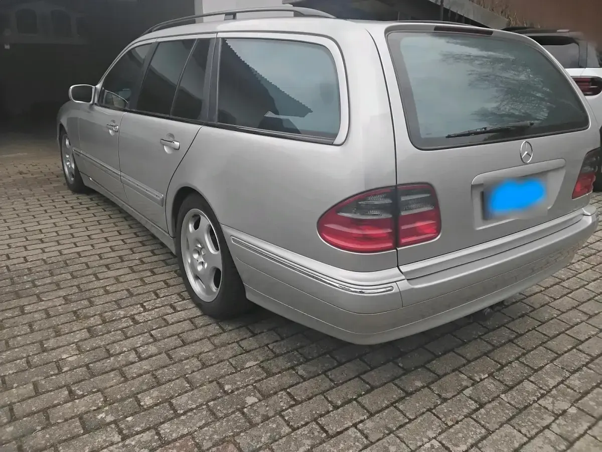 Gebraucht Mercedes E270 170 PS (125 kW) 2001 Silber Kombi