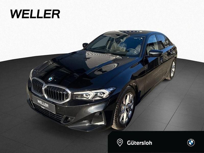 Black sapphire (schwarz) Gebraucht 2022 BMW 318 Shadowline Limousine | 27.450 € (Fairer Preis) - Bild 1/4