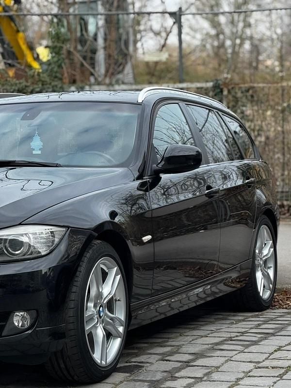 Używany BMW 320 Efficient Dynamics 184 KM (135 kW) 2010 Czarny Kombi