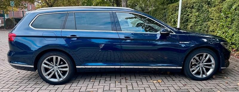 Gebraucht VW Passat Highline 190 PS (139 kW) 2015 Blau Kombi