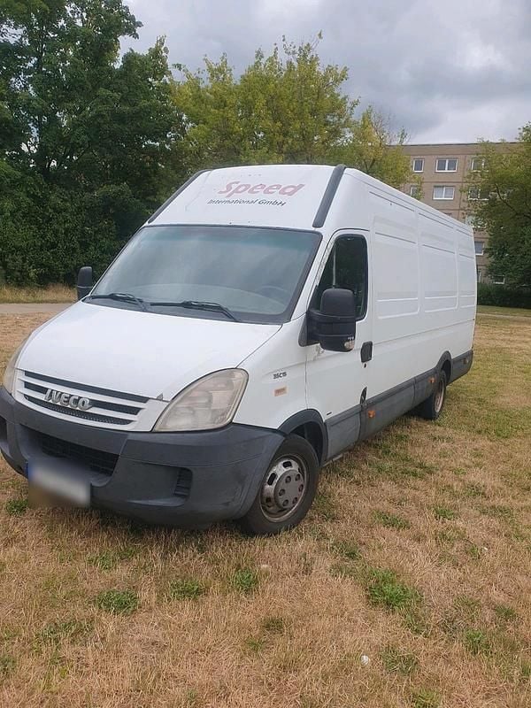 Weiß Gebraucht 2009 Iveco Daily Van / Kleinbus | 3.100 € (Superpreis) - Bild 1/4