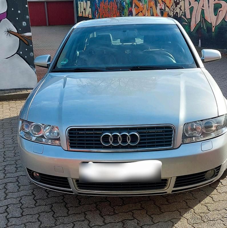 Gebraucht Audi A4 135 PS (99 kW) 2004 Silber Limousine