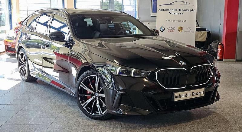 Schwarz Gebraucht 2025 BMW 540 Performance Limousine | 71.800 € (Superpreis) - Bild 1/4