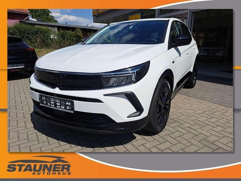 Lack weiss banquise/deckende l Gebraucht 2024 Opel Grandland X GS Line SUV | 24.780 € (Guter Preis) - Bild 1/4