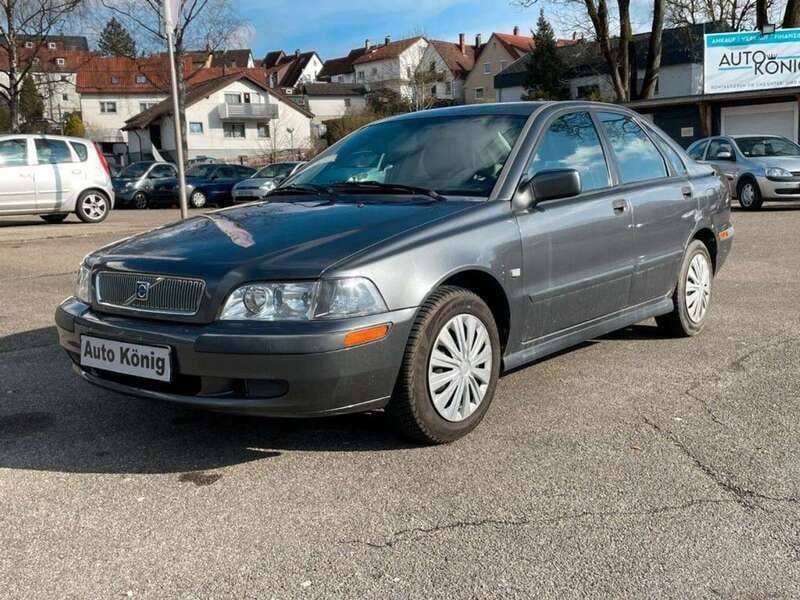 Grau Gebraucht 2001 Volvo S40 Comfort Limousine | 490 € (Superpreis) - Bild 1/4