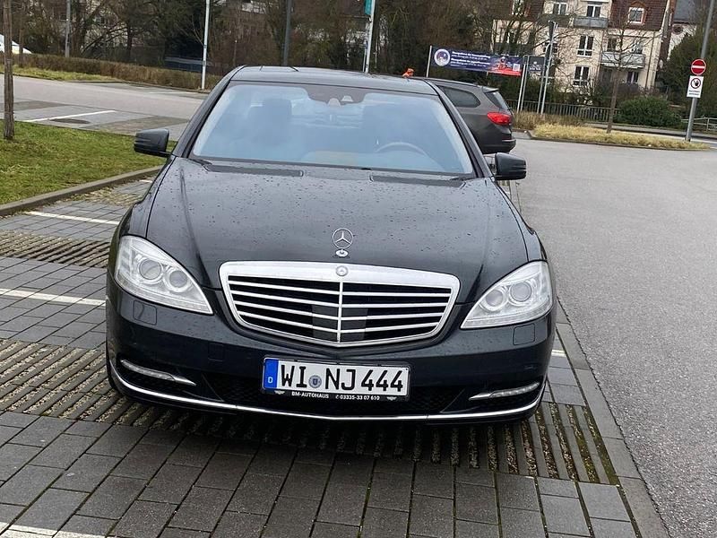 Gebraucht Mercedes S500L 435 PS (319 kW) 2011 Schwarz Limousine
