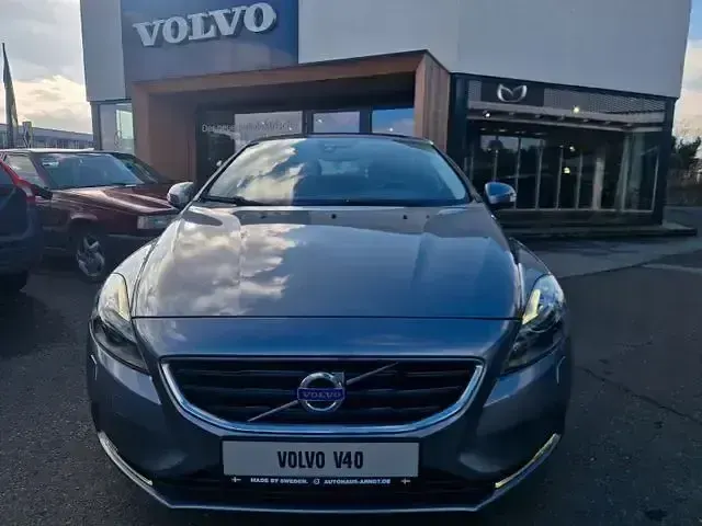 Gebraucht Volvo V40 Linje You! 122 PS (89 kW) 2015 Grau Limousine