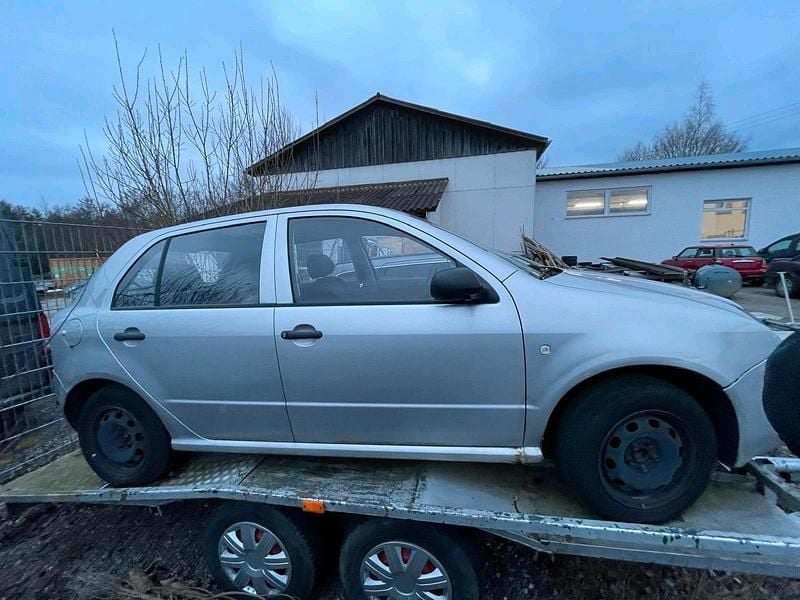 Second-hand Skoda Fabia 2004 Argintiu Berlinǎ