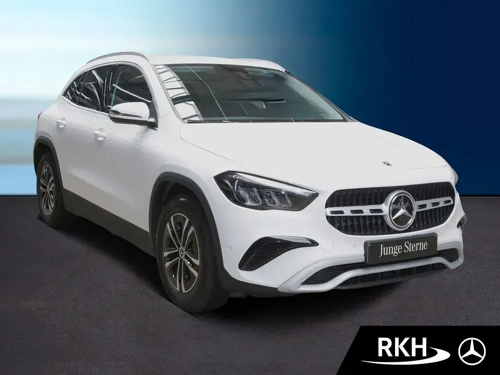 Gebraucht Mercedes GLA180 136 PS (100 kW) 2026 Weiß SUV