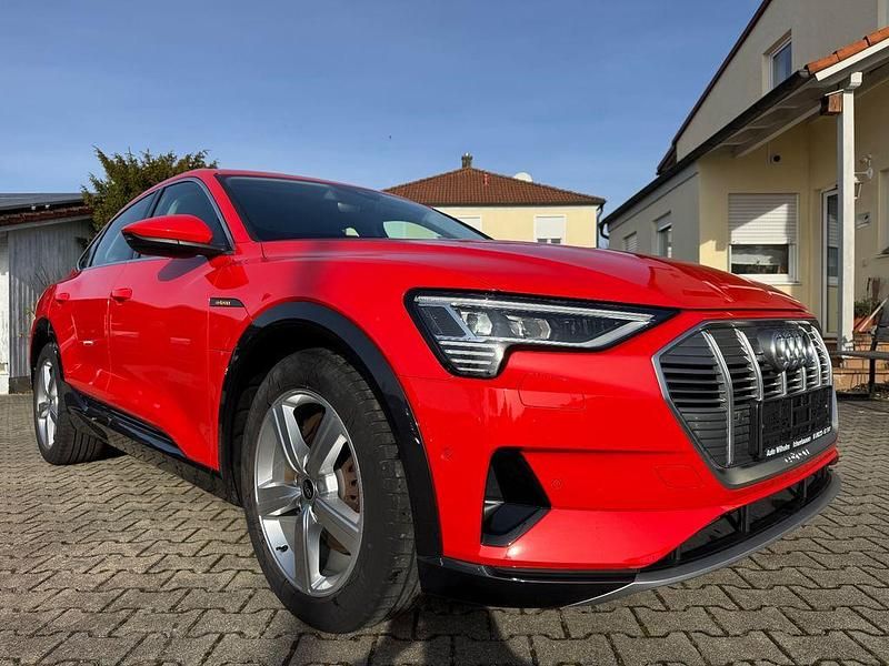 Rot Gebraucht 2021 Audi e-tron Sportback Performance SUV | 27.490 € (Fairer Preis) - Bild 1/4