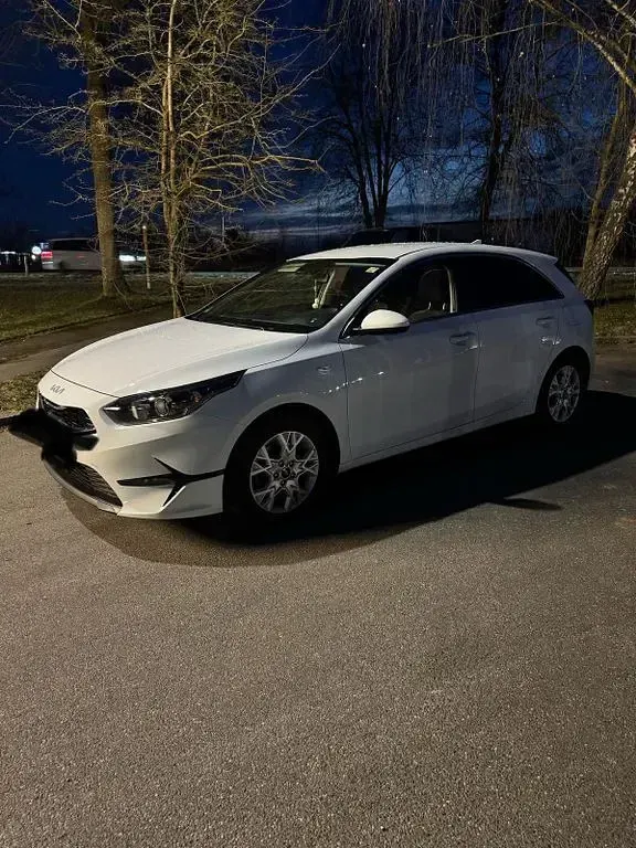 Gebraucht Kia Ceed Vision 160 PS (117 kW) 2023 Weiß Kleinwagen