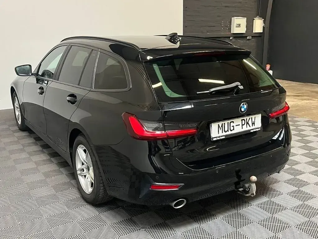 Gebraucht BMW 320 Advantage 190 PS (139 kW) 2022 Schwarz Kombi
