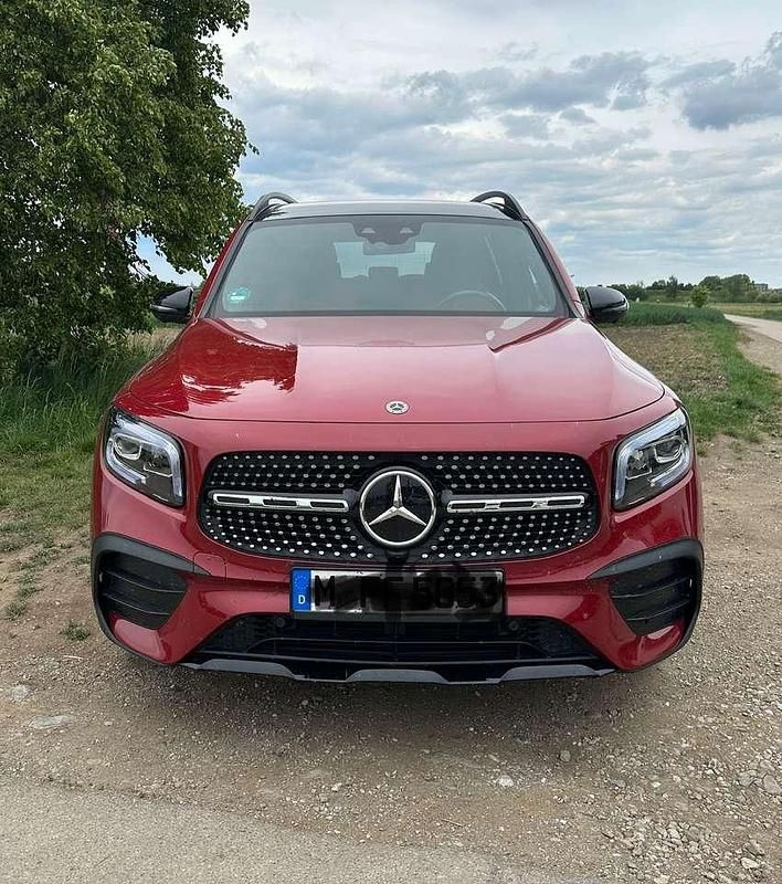 Rot Gebraucht 2020 Mercedes GLB250 AMG line SUV | 36.200 € (Guter Preis) - Bild 1/4