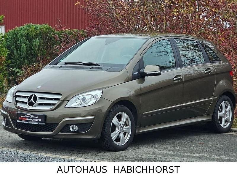Braun Gebraucht 2010 Mercedes B160 Van / Kleinbus | 4.990 € (Fairer Preis) - Bild 1/4
