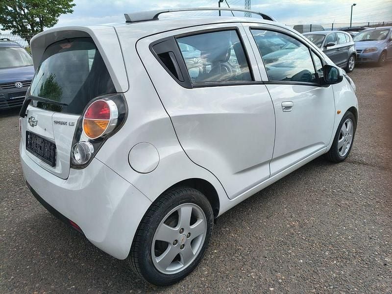 Usado Chevrolet Spark LT 82 CV (60 kW) 2011 Blanco Utilitario