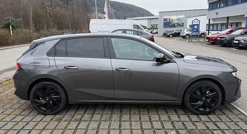Gebraucht Opel Astra 131 PS (96 kW) 2024 Grau Limousine