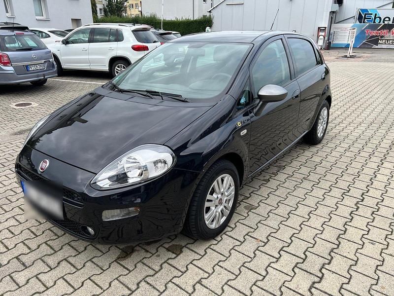Schwarz Gebraucht 2014 Fiat Punto Kleinwagen | 5.200 € (Etwas zu teuer) - Bild 1/4