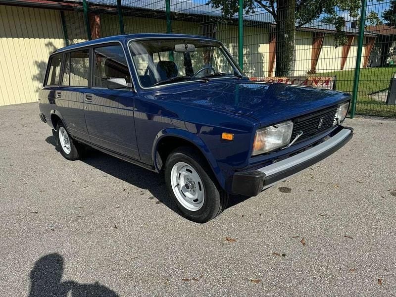 Second-hand Lada 2104 75 CP (55 kW) 1990 Albastru Break