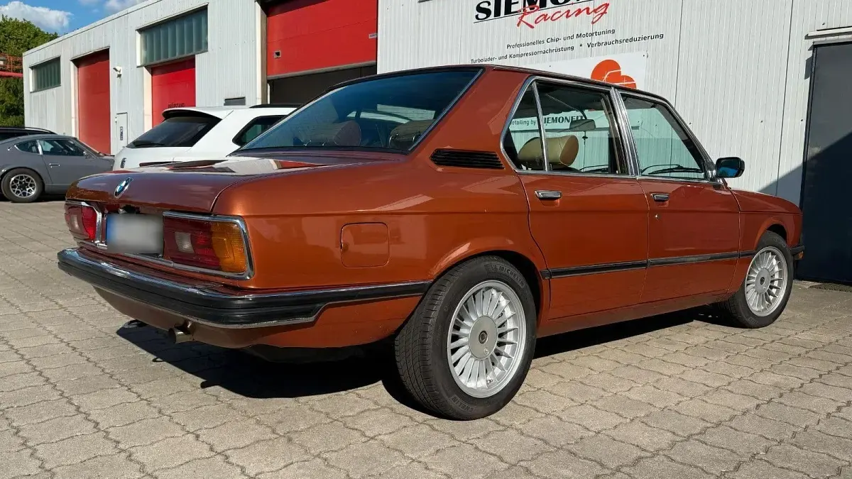 Gebraucht BMW 518 Performance 90 PS (66 kW) 1978 Gold Limousine