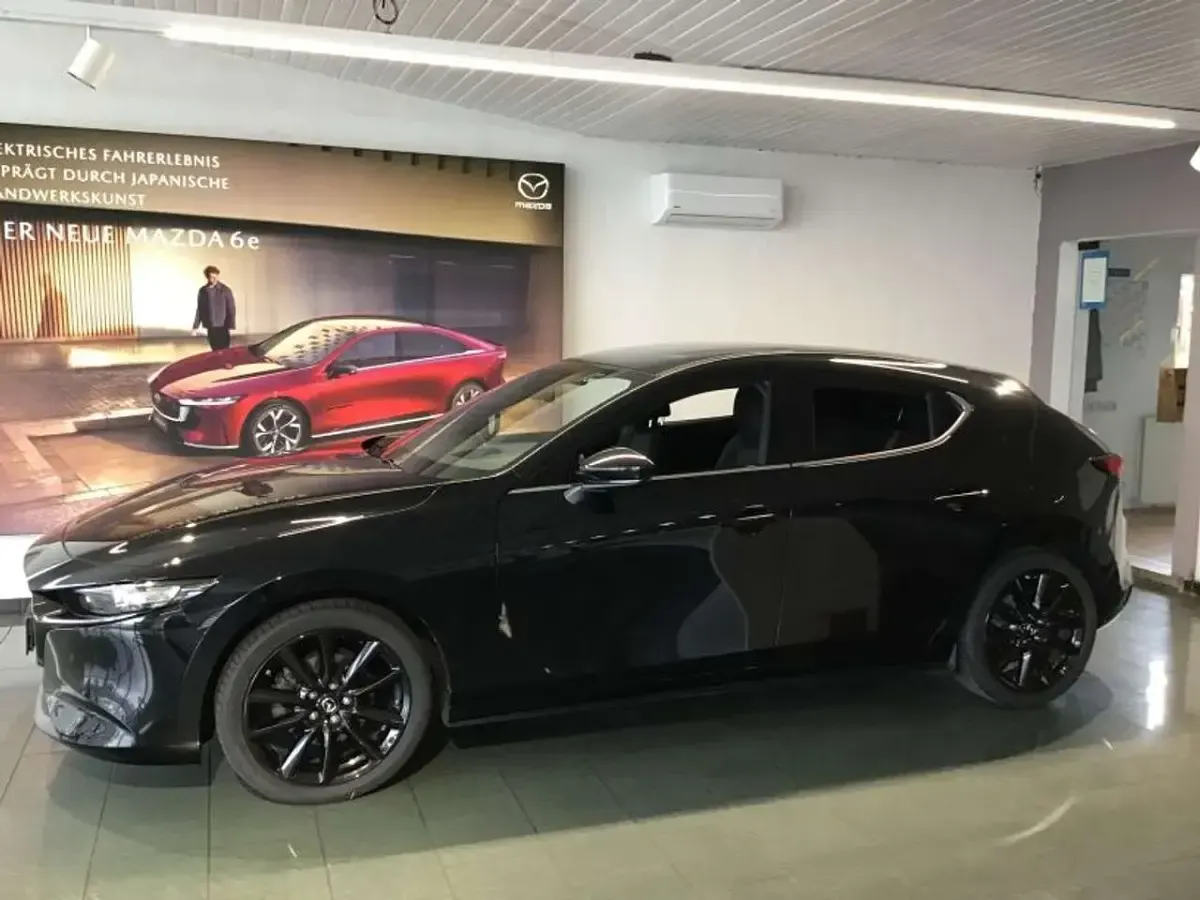 Gebraucht Mazda 3 Homura-Line 150 PS (110 kW) 2022 Jet black Limousine