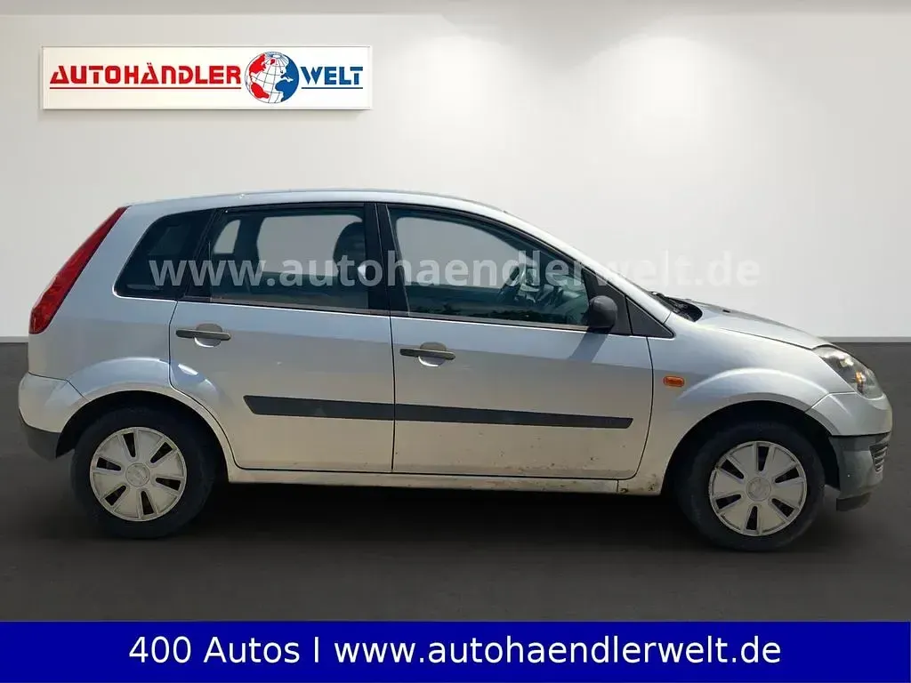 Gebraucht Ford Fiesta 60 PS (44 kW) 2005 Silber Kleinwagen