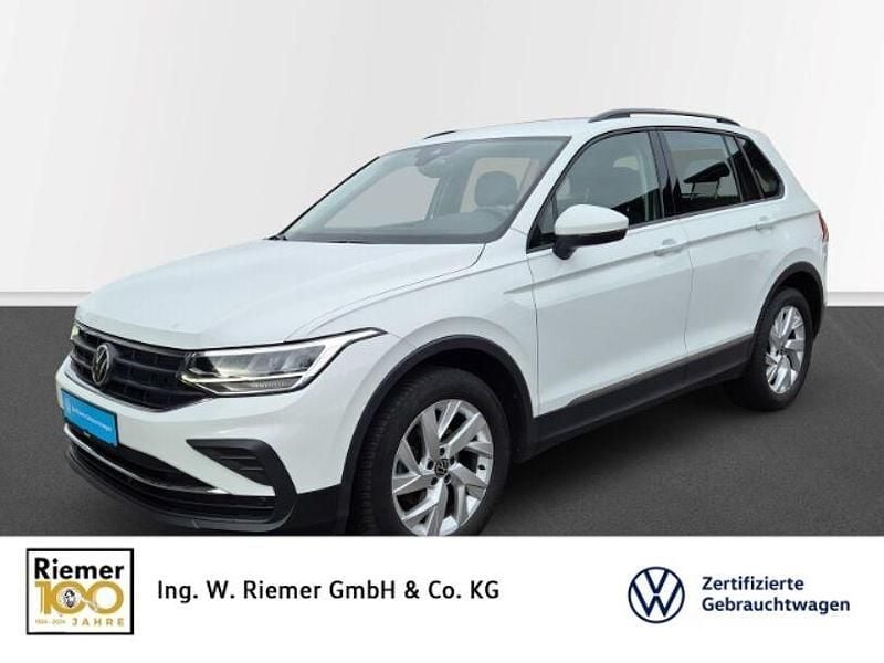 Weiss Gebraucht 2022 VW Tiguan Life SUV | 24.489 € (Fairer Preis) - Bild 1/4