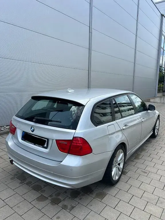 Gebraucht BMW 320 Efficient Dynamics 116 PS (85 kW) 2010 Kombi