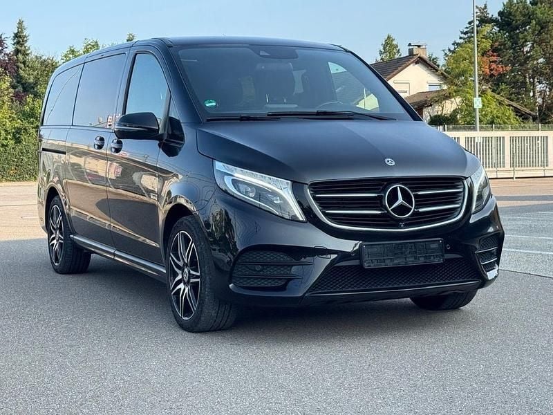 Schwarz Gebraucht 2018 Mercedes V250 AMG line Van / Kleinbus | 45.900 € (Etwas zu teuer) - Bild 1/4