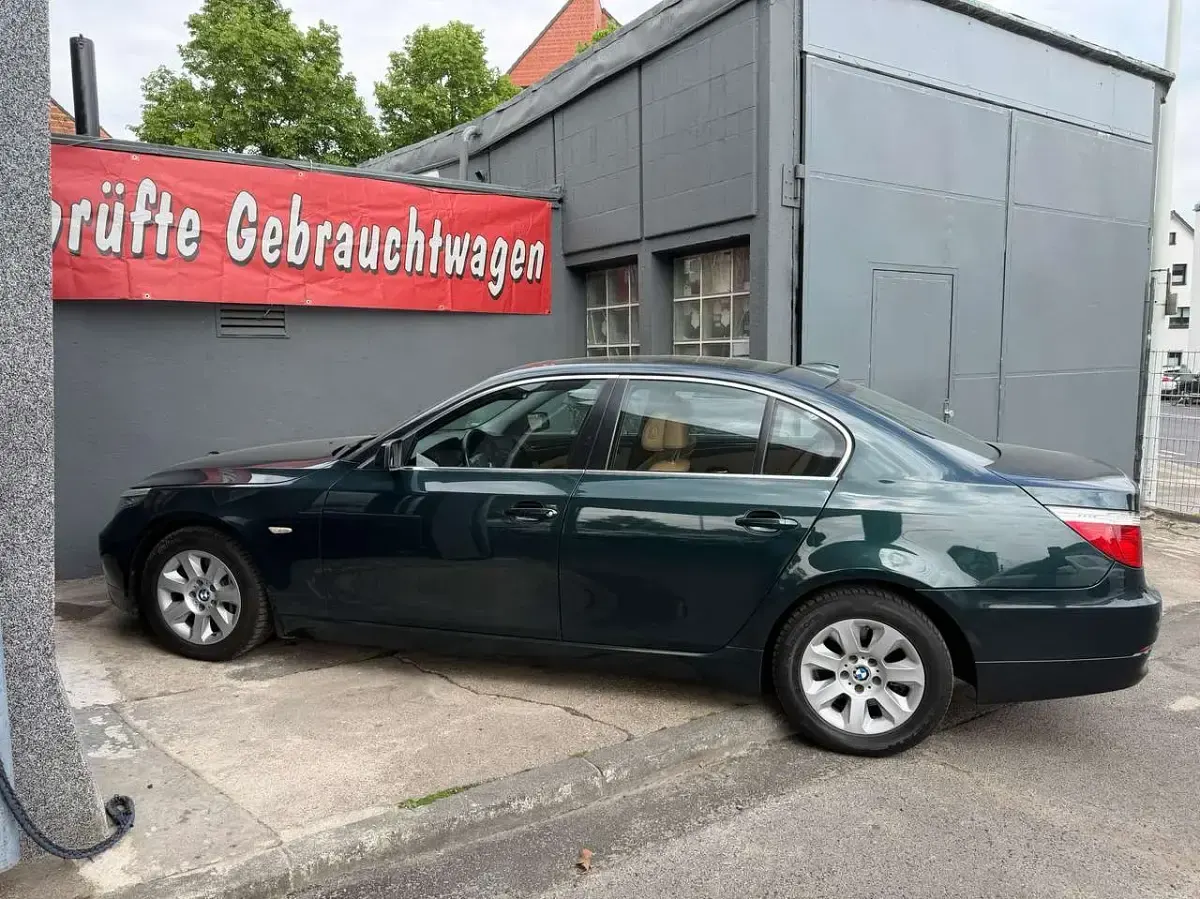 Gebraucht BMW 523 190 PS (139 kW) 2008 Tiefgruen metallic Limousine