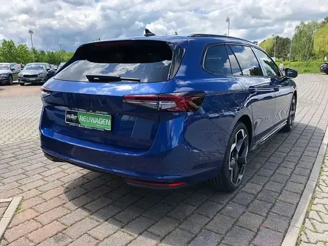 Neu Skoda Superb SportLine 204 PS (150 kW) 2026 Blau Kombi