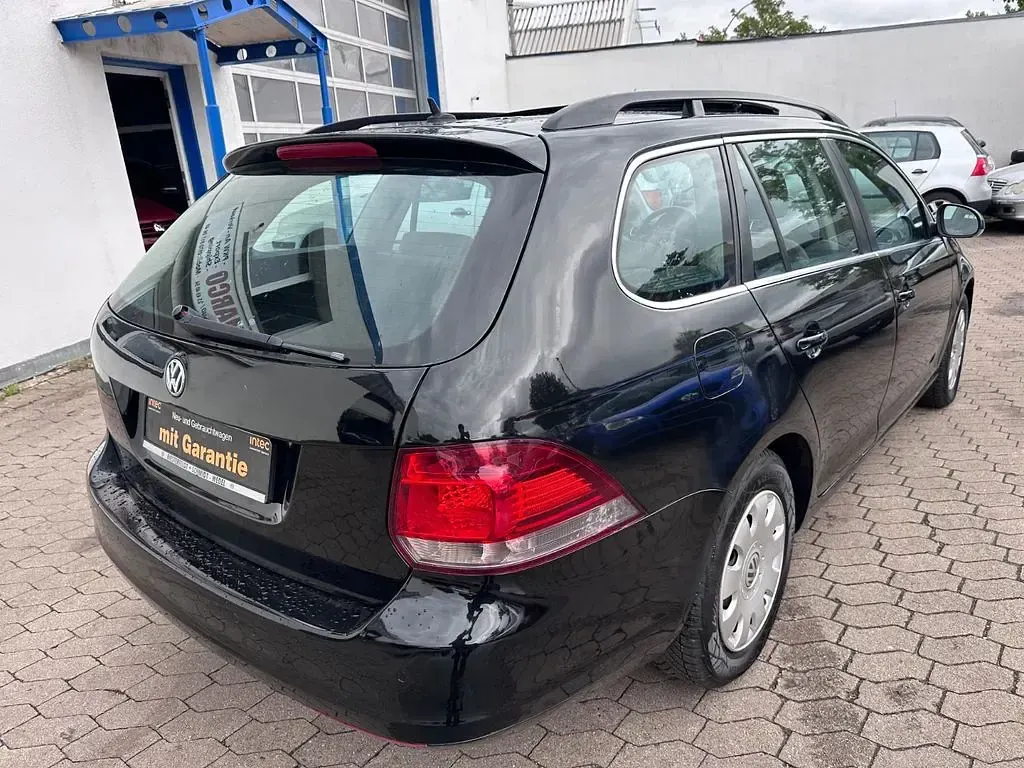 Gebraucht VW Golf VI Comfortline 122 PS (89 kW) 2010 Schwarz Kleinwagen