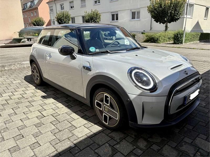 Weiß Gebraucht 2021 Mini Cooper SE Kleinwagen | 15.000 € (Fairer Preis) - Bild 1/4