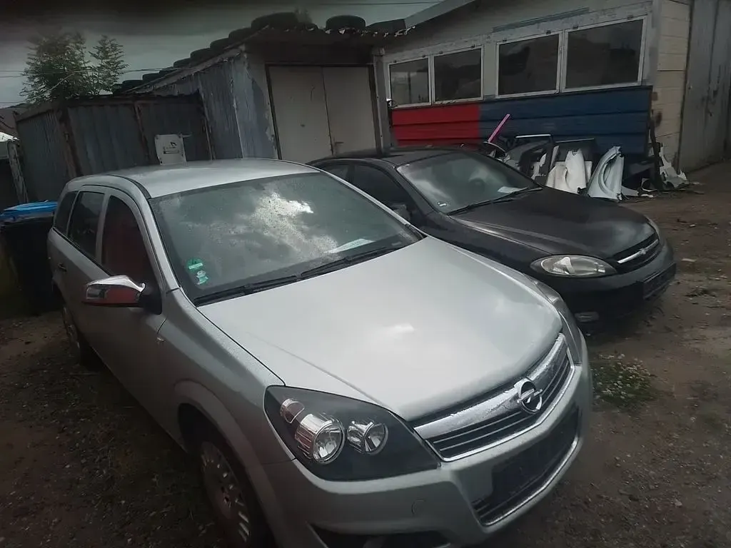 Gebraucht Opel Astra 113 PS (83 kW) 2009 Silber Limousine