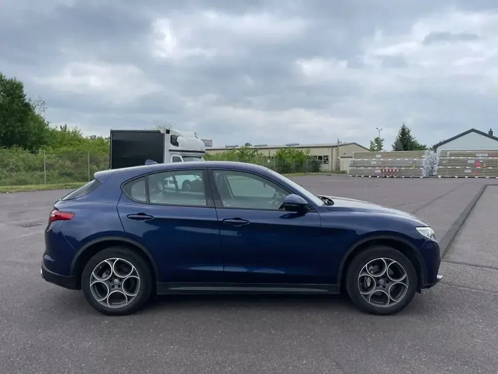 Gebraucht Alfa Romeo Stelvio Super 179 PS (131 kW) 2018 Blau SUV