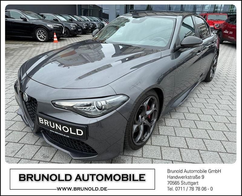 Grau Gebraucht 2022 Alfa Romeo Giulia Ti Limousine | 40.900 € (Etwas zu teuer) - Bild 1/4