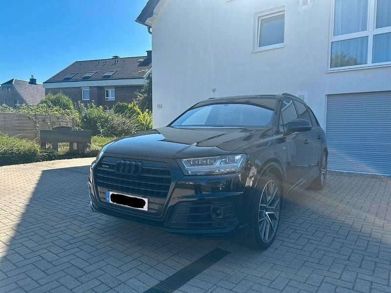 Schwarz Gebraucht 2019 Audi Q7 S-Line SUV | 47.200 € (Teuer) - Bild 1/4