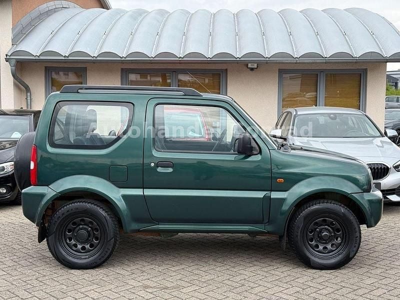 Usado Suzuki Jimny 82 HP (60 kW) 2004 Verde SUV