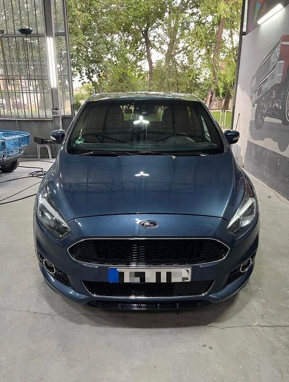 Gebraucht 2018 Ford S-MAX ST-Line Van / Kleinbus | 20.100 € (Teuer) - Bild 1/4