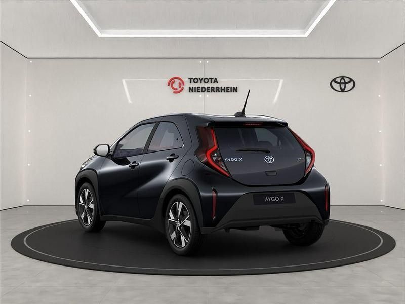 Neu Toyota Aygo X Active 116 PS (85 kW) 2025 Mysticschwarz SUV